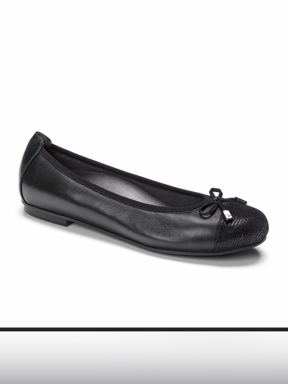 Vionic Black Leather Ballet Flat with Bow Accent